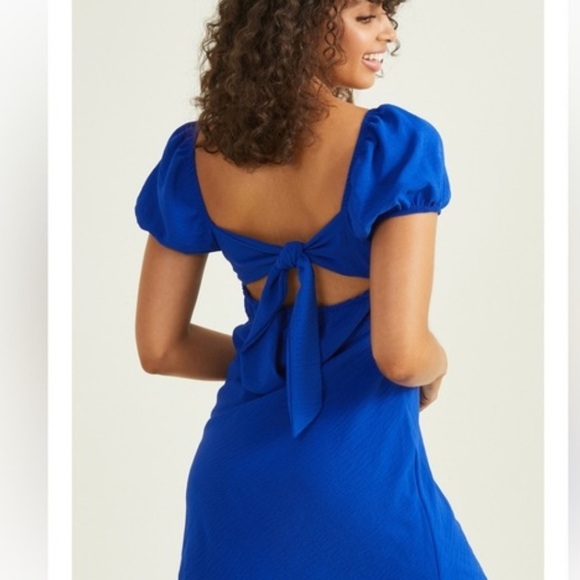 Altar'd State Dresses & Skirts - NWT Malloney puff dress size small in royal blue